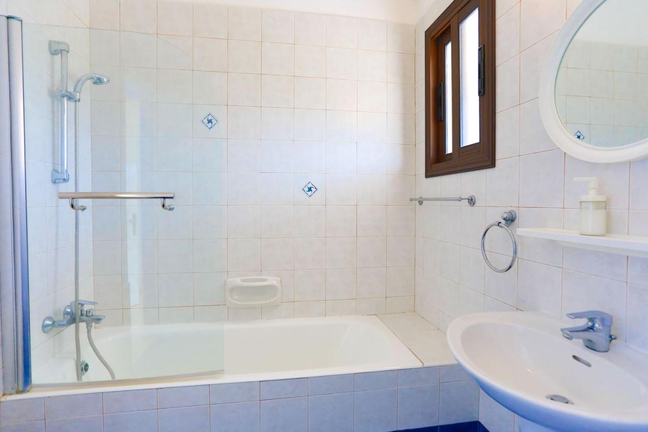 Villa Stavriella Latchi Extérieur photo